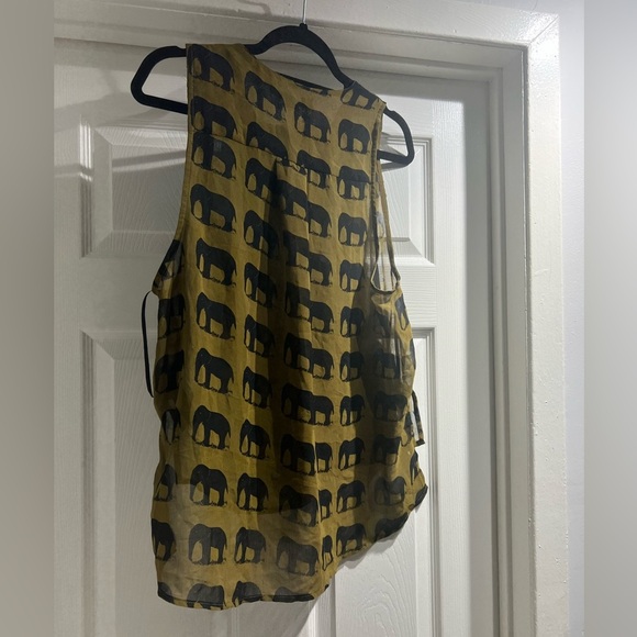 Olive elephant top - Picture 2 of 4